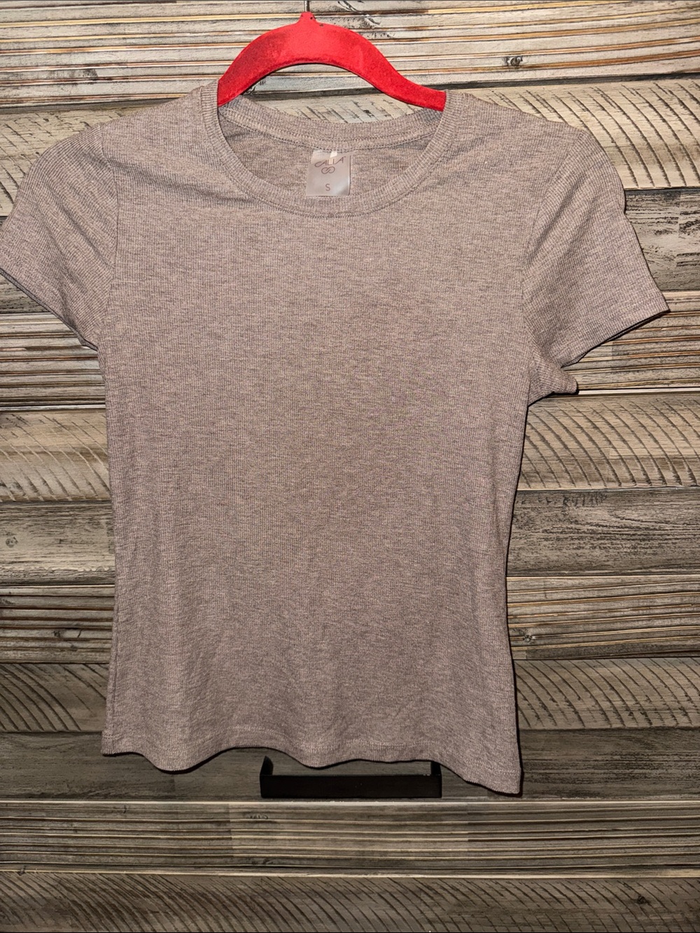 Calla Activewear Crewneck Women's Tee in Heather Taupe